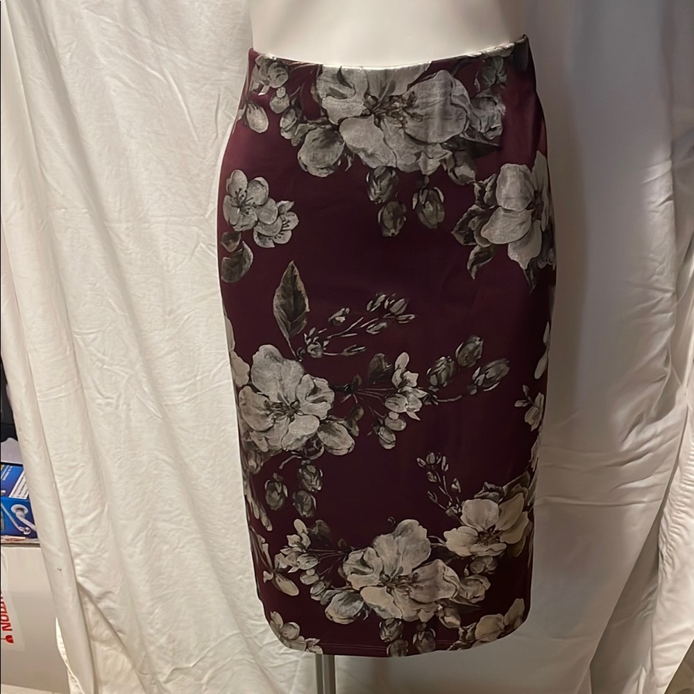 Red and Gray Knee-Length Pencil Skirt for Cocktail